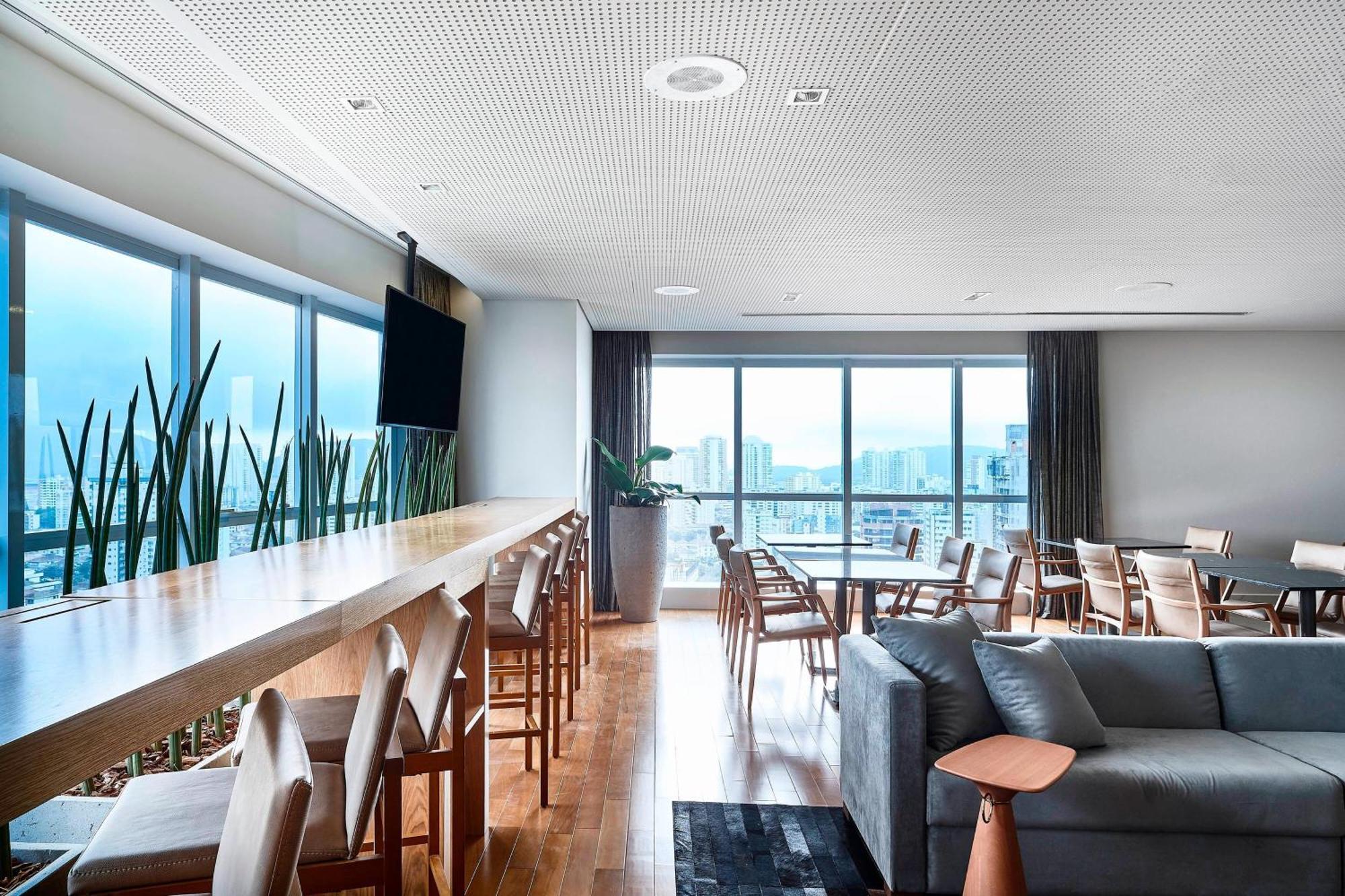 シェラトン サントス ホテル エクステリア 写真 The lounge at the airport