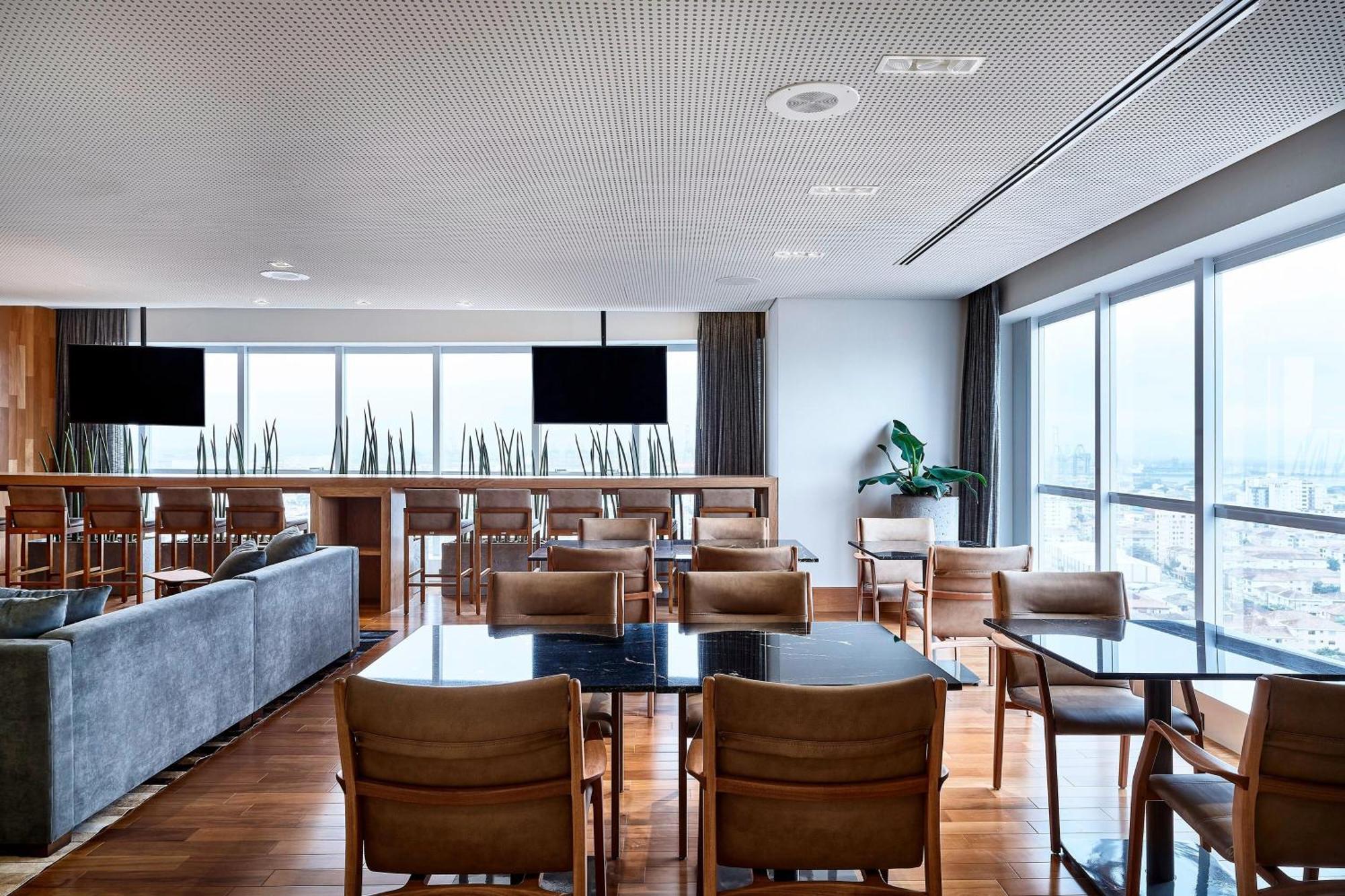 シェラトン サントス ホテル エクステリア 写真 The lounge at Haneda Airport